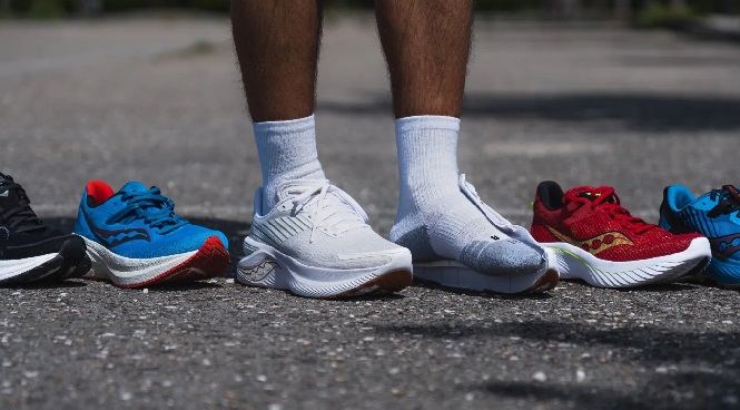 Khám Phá 5 Đôi Giày Chạy Bộ Saucony Tốt Nhất 2024 Không Nên Bỏ Lỡ