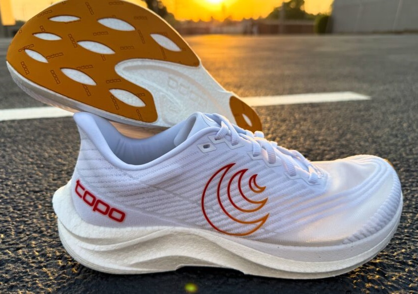Đánh Giá Topo Athletic Cyclone 3: Lựa Chọn Tối Ưu Cho Những Buổi Chạy Tốc Độ