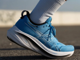Đánh Giá ASICS Gel Nimbus 26: Sự Lựa Chọn Hoàn Hảo Cho Người Chạy Bộ Đường Dài
