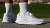 Đánh Giá Adidas Runfalcon 5: Giày Chạy Bộ Giá Rẻ Với Thiết Kế Đơn Giản và Tiện Lợi