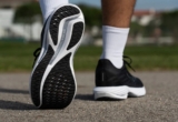 Đánh Giá Chi Tiết Mizuno Wave Rider 28 – Êm, Ổn Định Và Đáng Tin Cậy
