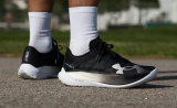 Đánh Giá Chi Tiết Under Armour Velociti Elite 2 – Đối Thủ Đáng Gờm Trong Thế Giới Giày Đua Carbon