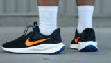 Đánh Giá Nike Revolution 7 EasyOn: Sự Lựa Chọn Tiện Lợi Với Công Nghệ EasyOn